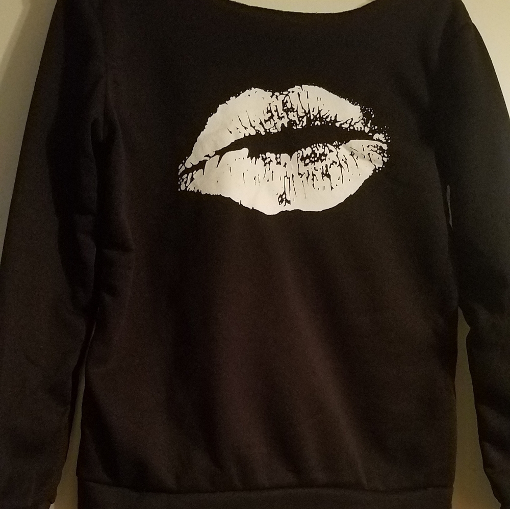 Black Sweatshirt